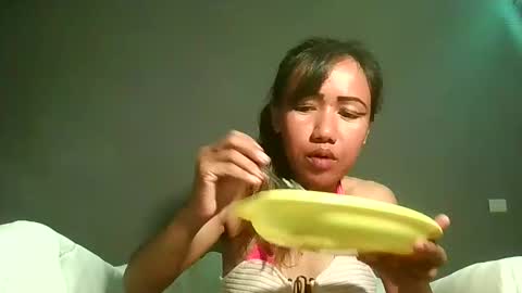 Bee Bee online show from April 22, 3:47 am