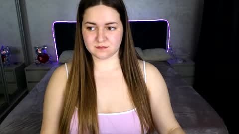 lux_lizz online show from April 7, 4:47 am