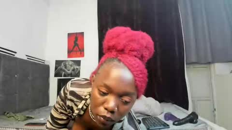 luxedollxoxoo online show from December 2, 10:01 pm