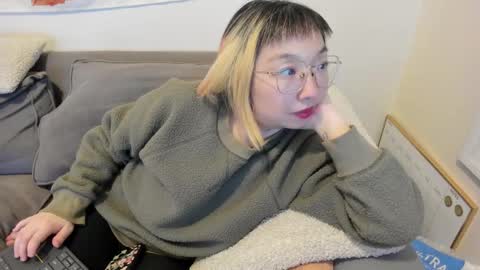 Snapshot of luxgray chatting on March 7, 11:16 pm LuxGray online show from March 7, 11:16 pm