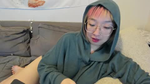 Snapshot of luxgray chatting on December 21, 2:19 am LuxGray online show from December 21, 2:19 am