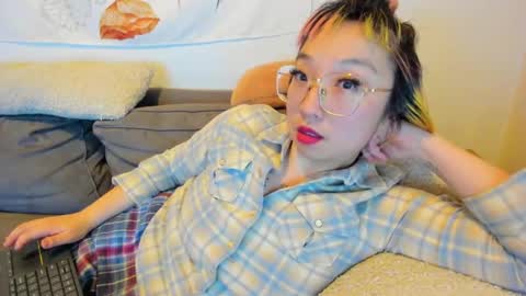 Snapshot of luxgray chatting on January 12, 2:35 am LuxGray online show from January 12, 2:35 am