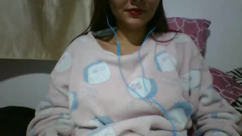 luxi_111 online show from April 21, 1:42 am