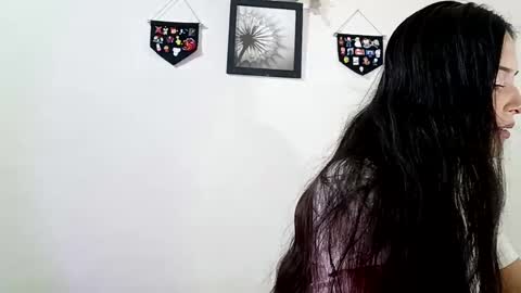 lyla online show from January 14, 2:19 am