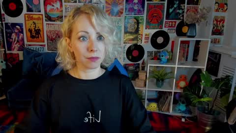 Snapshot of lylithskye chatting on January 4, 8:17 am Lylith Skye NO NUDE model online show from January 4, 8:17 am
