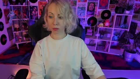 Snapshot of lylithskye chatting on December 10, 8:19 am Lylith Skye NO NUDE model online show from December 10, 8:19 am