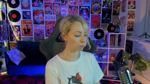 Snapshot of lylithskye chatting on January 16, 10:32 am Lylith Skye NO NUDE model online show from January 16, 10:32 am