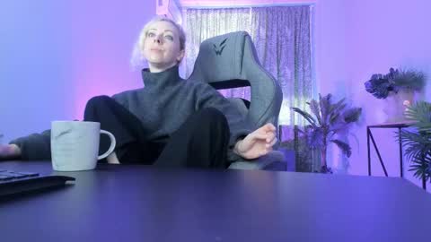 Snapshot of lylithskye chatting on October 1, 10:42 am Lylith Skye NO NUDE model online show from October 1, 10:42 am