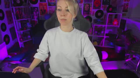 Snapshot of lylithskye chatting on January 29, 10:37 am Lylith Skye NO NUDE model online show from January 29, 10:37 am