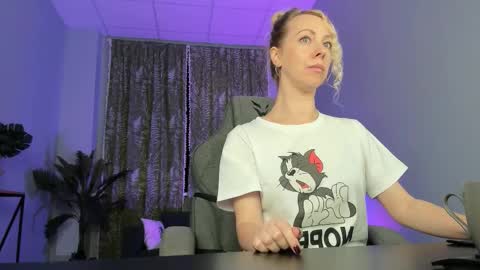 Snapshot of lylithskye chatting on October 12, 1:02 pm Lylith Skye NO NUDE model online show from October 12, 1:02 pm