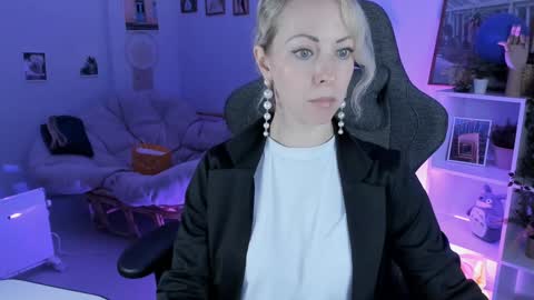 Snapshot of lylithskye chatting on February 6, 10:36 am Lylith Skye NO NUDE model online show from February 6, 10:36 am