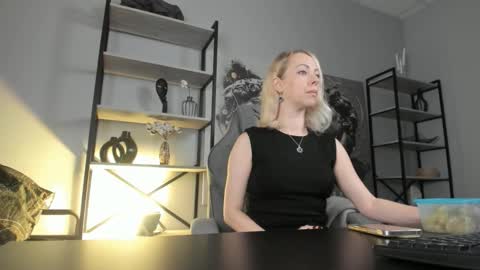 Snapshot of lylithskye chatting on October 16, 10:51 am Lylith Skye NO NUDE model online show from October 16, 10:51 am