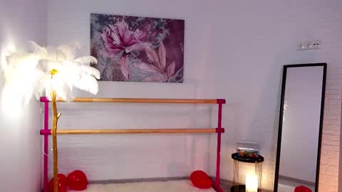 Lyly   online show from February 15, 5:41 am