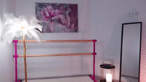 Lyly   online show from March 10, 5:33 am