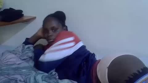 lyn_anna online show from February 17, 9:19 am