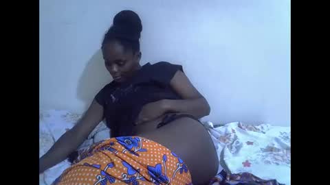 lyn_anna online show from April 25, 4:37 pm