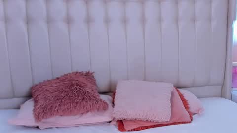 Lyn online show from September 29, 11:15 am