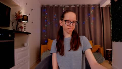 Snapshot of lynettebails chatting on February 1, 4:11 pm Sara online show from February 1, 4:11 pm