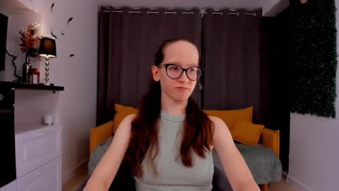 Snapshot of lynettebails chatting on February 15, 4:12 pm Sara online show from February 15, 4:12 pm