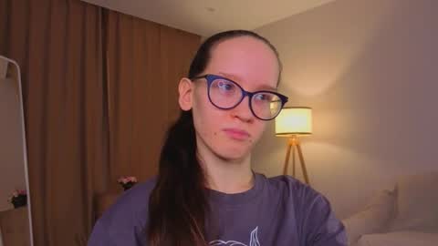 Sara online show from March 21, 4:23 pm