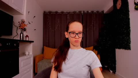 Snapshot of lynettebails chatting on January 16, 4:07 pm Sara online show from January 16, 4:07 pm