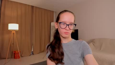 Snapshot of lynettebails chatting on September 26, 4:26 pm Sara online show from September 26, 4:26 pm