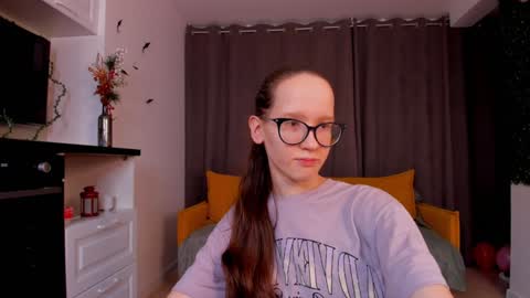 Snapshot of lynettebails chatting on December 20, 4:04 pm Sara online show from December 20, 4:04 pm