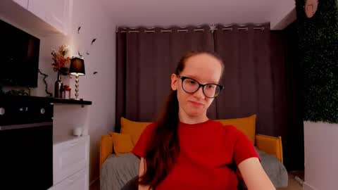 Snapshot of lynettebails chatting on February 16, 4:10 pm Sara online show from February 16, 4:10 pm