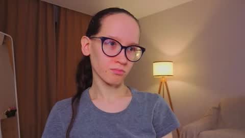 Sara online show from March 22, 4:24 pm