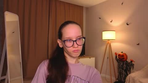 Sara online show from November 24, 4:53 pm