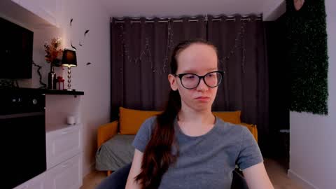 Snapshot of lynettebails chatting on February 6, 4:14 pm Sara online show from February 6, 4:14 pm