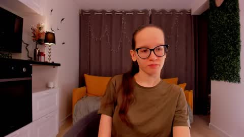Snapshot of lynettebails chatting on February 10, 4:14 pm Sara online show from February 10, 4:14 pm