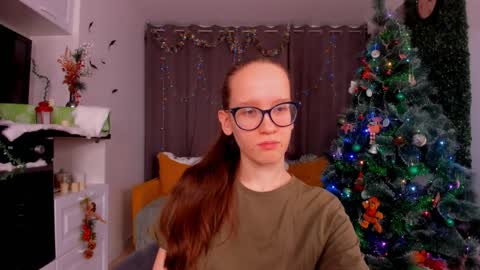 Snapshot of lynettebails chatting on December 29, 4:08 pm Sara online show from December 29, 4:08 pm
