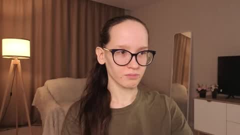 Sara online show from April 25, 4:15 pm