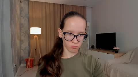 Snapshot of lynettebails chatting on September 9, 4:18 pm Sara online show from September 9, 4:18 pm