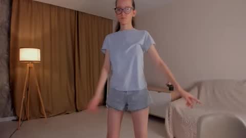 Sara online show from October 26, 4:46 pm