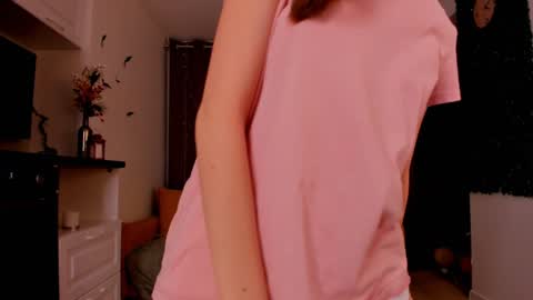 Snapshot of lynettebails chatting on January 27, 4:22 pm Sara online show from January 27, 4:22 pm