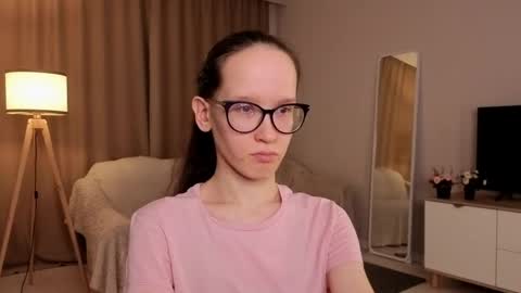 Sara online show from April 19, 6:10 pm