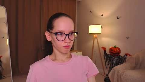 Sara online show from November 30, 5:06 pm