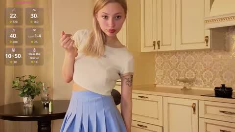 Snapshot of lynettedendy chatting on September 20, 3:43 pm Hello there Im Eva3 Im new model here online show from September 20, 3:43 pm
