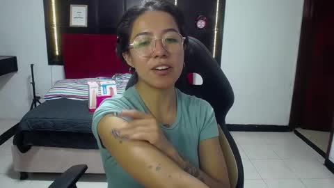 lynn_turner_ online show from March 2, 4:14 pm