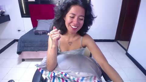 lynn_turner_ online show from March 14, 2:18 pm