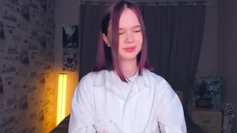 Cozy Lynns room online show from November 27, 8:17 am