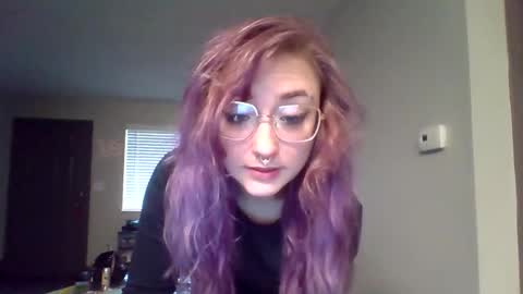 Lynn  online show from March 4, 1:50 pm