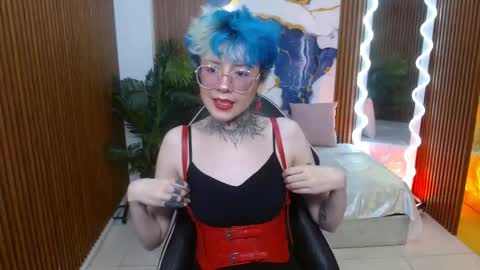 lyra_tay online show from March 3, 7:09 pm