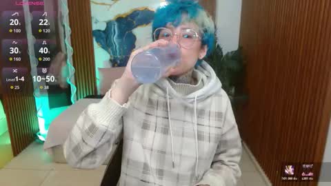 lyra_tay online show from March 11, 8:55 pm