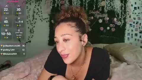 Lyra online show from June 19, 12:37 am