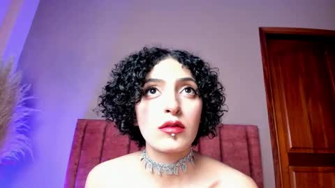 Lyravendrell online show from April 23, 3:47 am