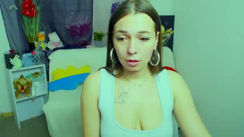 Vikki online show from April 14, 3:34 pm