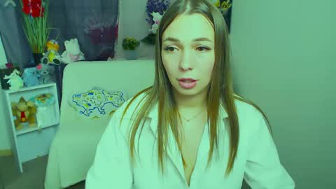 Vikki online show from April 27, 1:52 pm